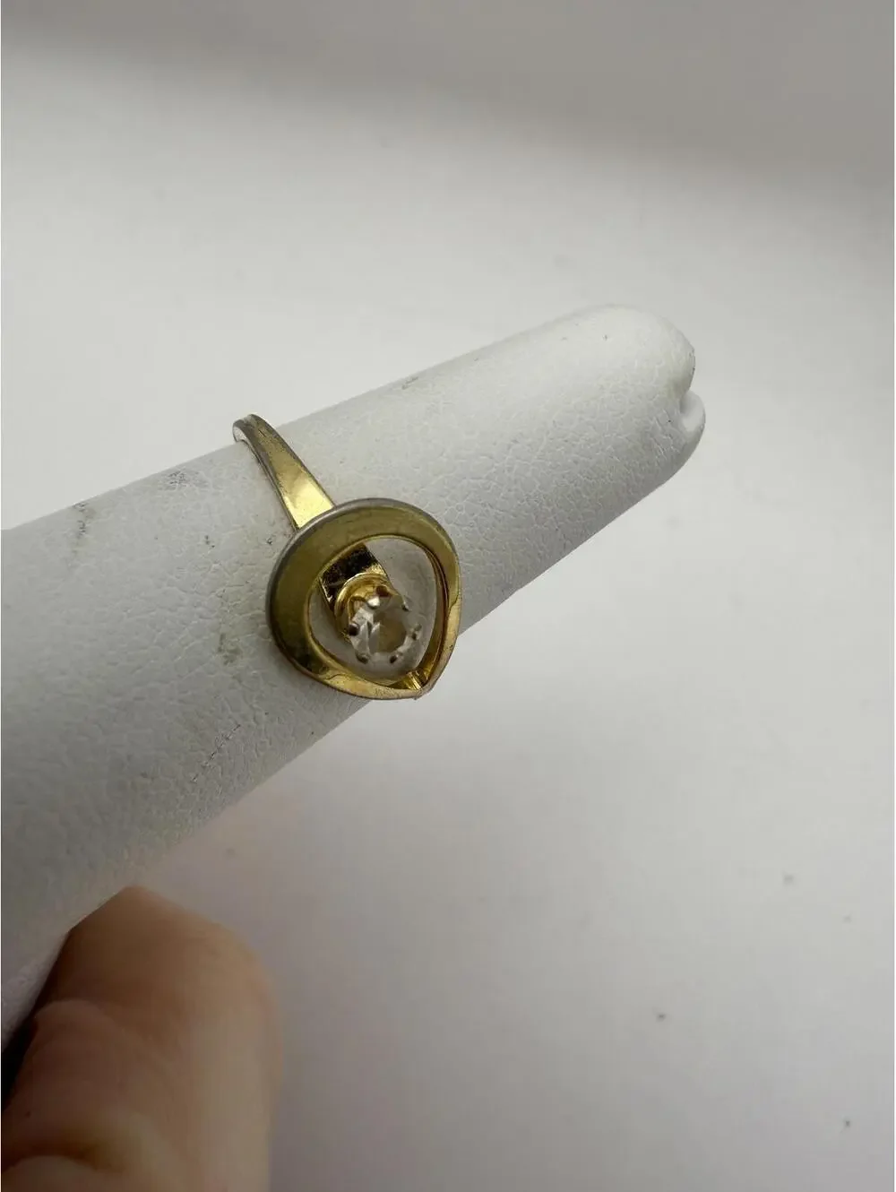 Avon Gold Tone Ring with Clear Stone Size 5